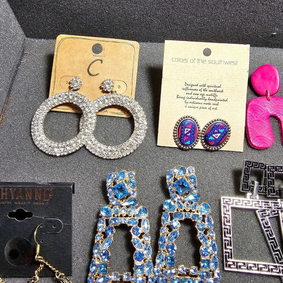 Lot Of 14 Pairs Of Fashion Earings Some New Variety Of Styles - Picture 4 of 8